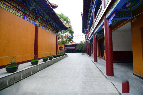 清远兴隆古寺