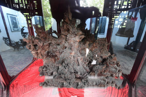三绝树根雕