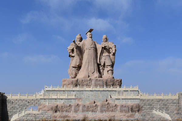 汉武广场-汉武大帝君臣群雕