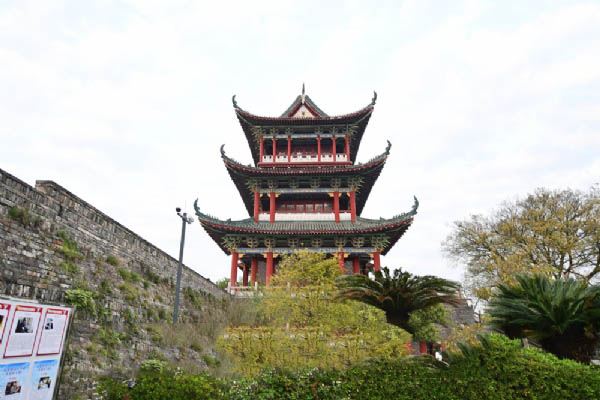 八境台